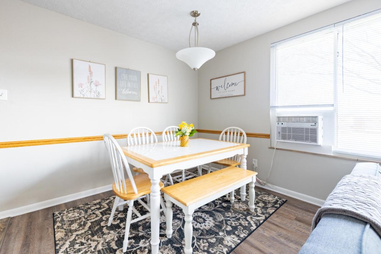 Apartment Georgetown 3-2c Close To Cleveland Airport And Fairview Hospital Ideal For Long Stays!
