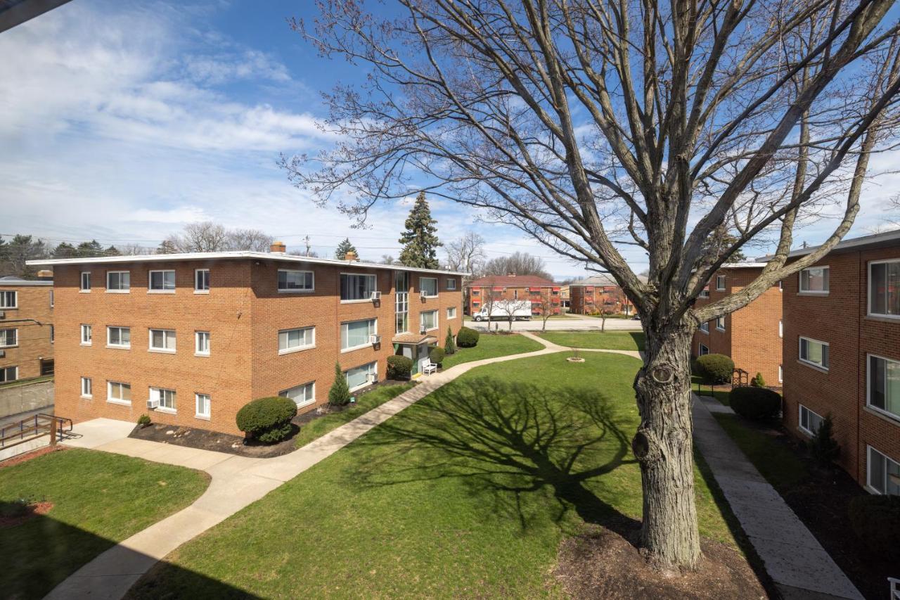 Georgetown 3-2c Close To Cleveland Airport And Fairview Hospital Ideal For Long Stays! Apartment *