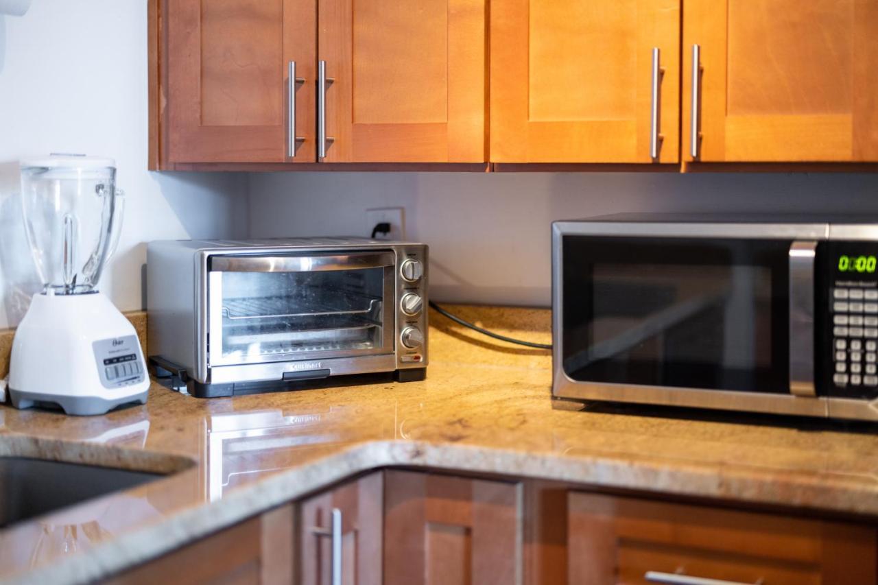 Apartment Georgetown 3-2c Close To Cleveland Airport And Fairview Hospital Ideal For Long Stays!