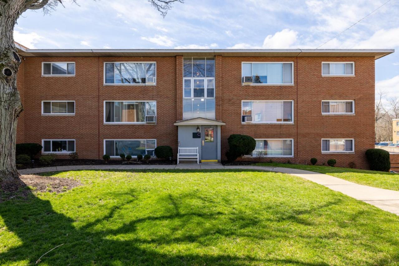 Apartment Georgetown 3-2c Close To Cleveland Airport And Fairview Hospital Ideal For Long Stays! *